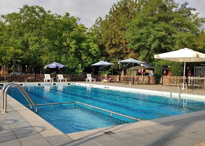 Camping Mitikas And Bungalows