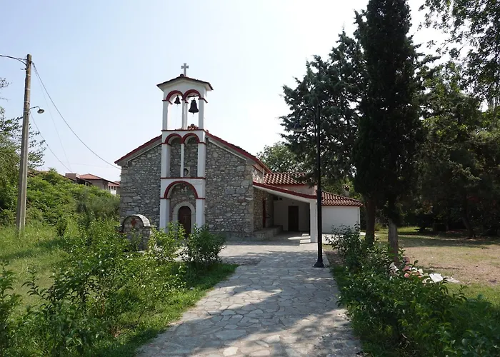 Camping Mitikas And Bungalows